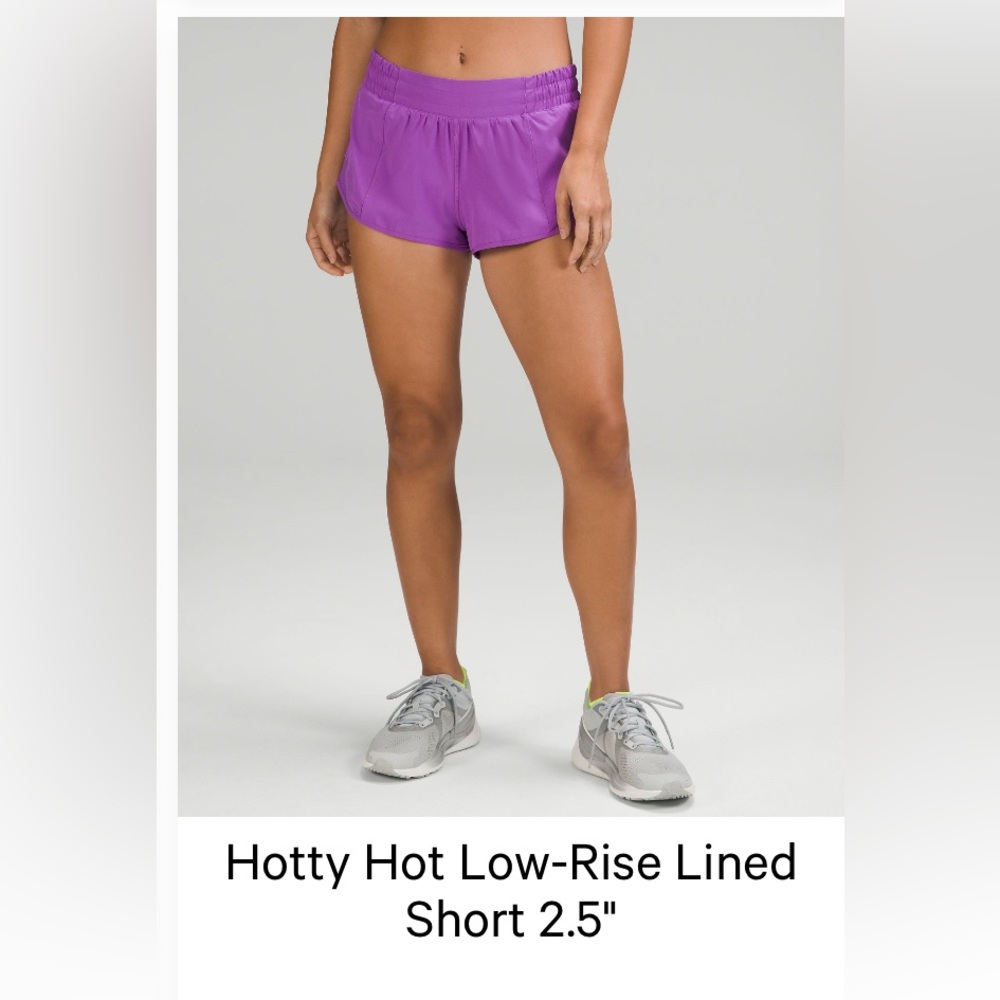 Lululemon hotty hot low rise 2.5” shorts